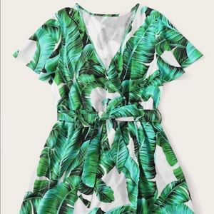 V Neck Tropical print Belted Romper (plus size)